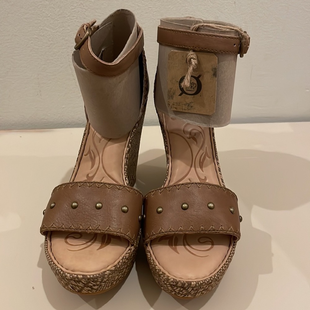 Born Leather wedges, Brand new with tags